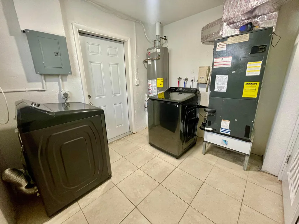 7661 Farragut Street Hollywood FL 33024
