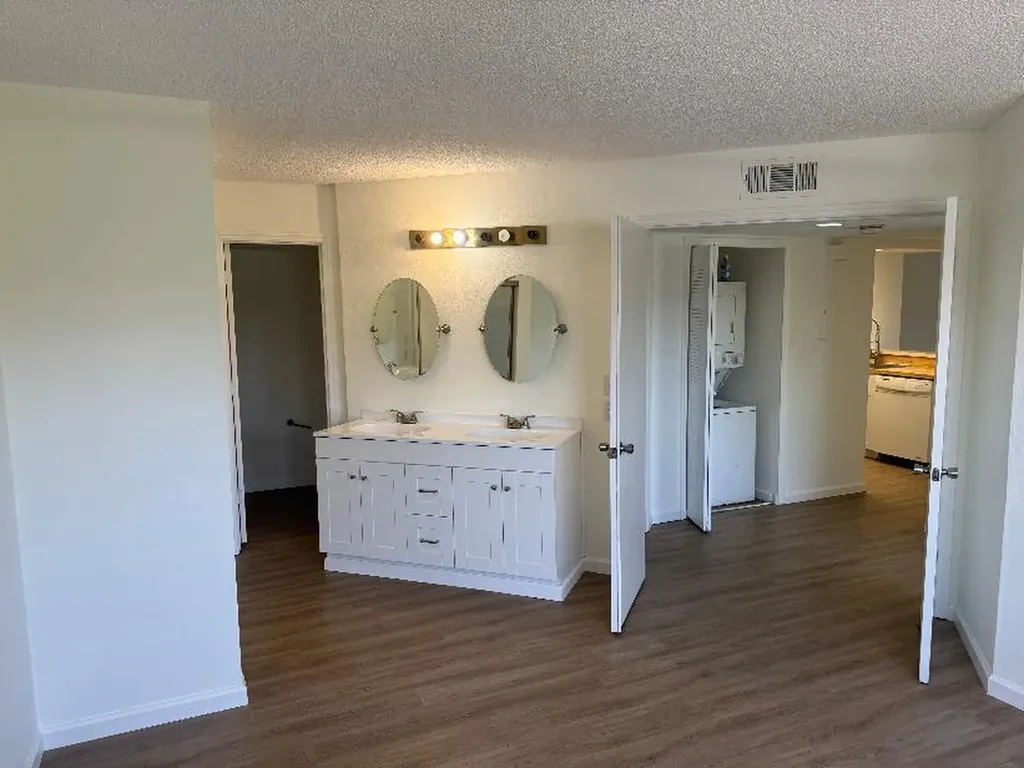 1531 SE Royal Green Circle Port St Lucie FL 34952