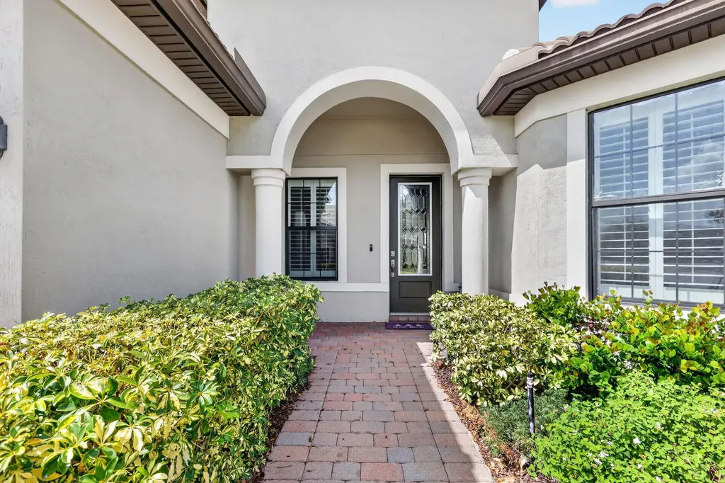 604 SE Monteiro Drive Port St Lucie FL 34984