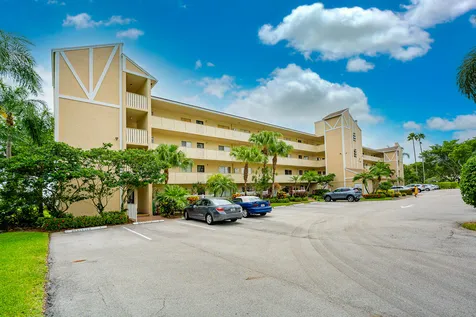 7146 Huntington Lane Delray Beach FL 33446