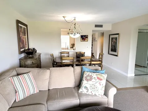 7146 Huntington Lane Delray Beach FL 33446