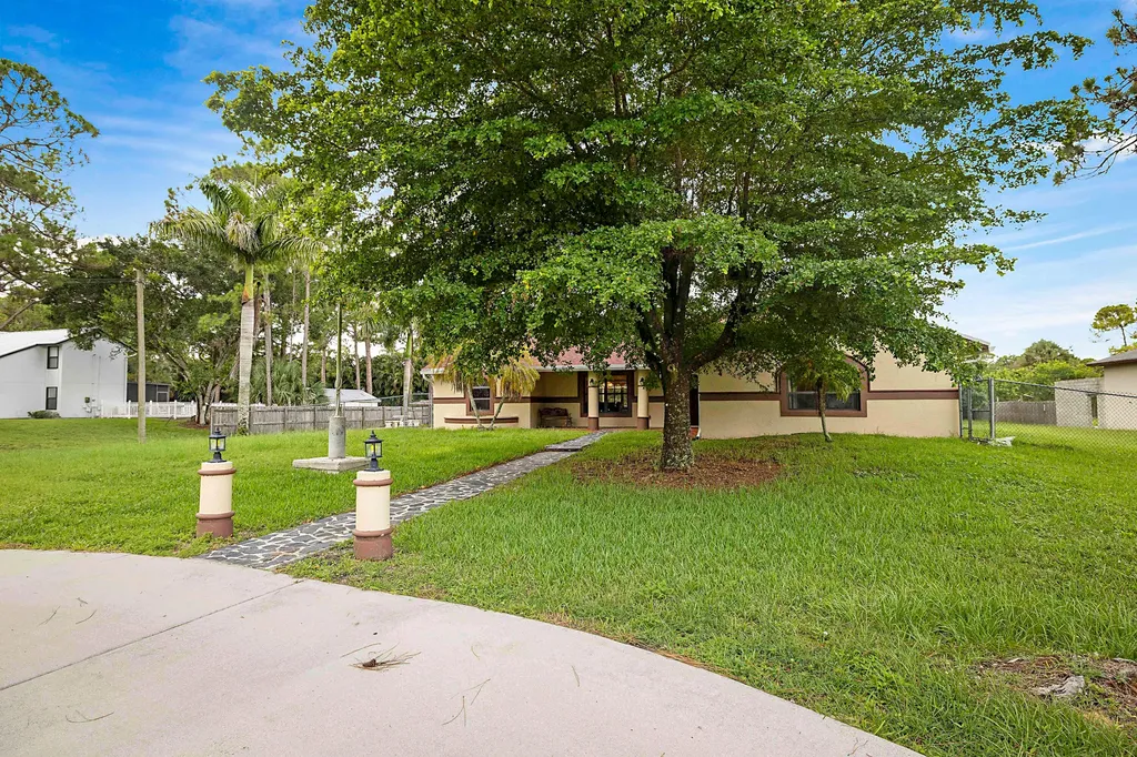 17298 66th Court N The Acreage FL 33470
