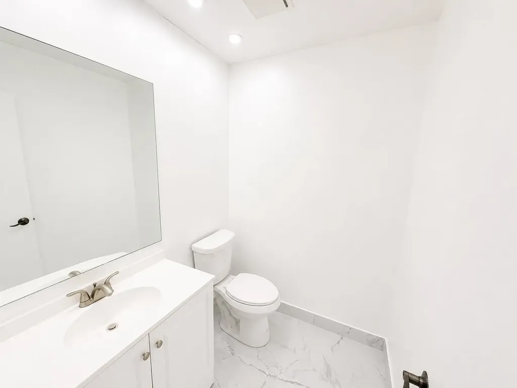 1207 S Drive Way Delray Beach FL 33445