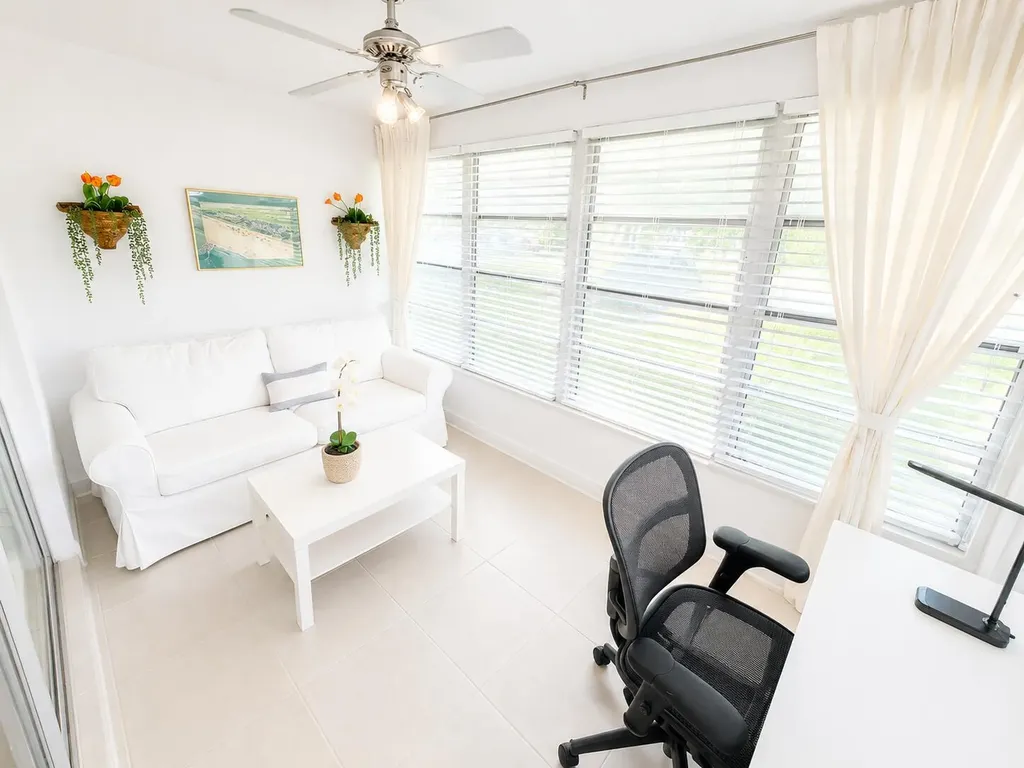 1207 S Drive Way Delray Beach FL 33445
