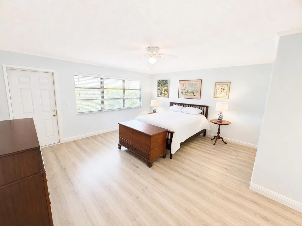 1207 S Drive Way Delray Beach FL 33445