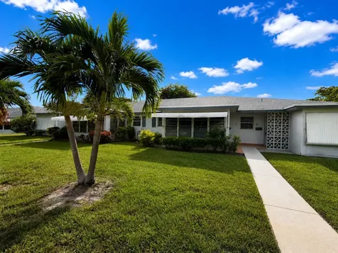 1207 S Drive Way Delray Beach FL 33445