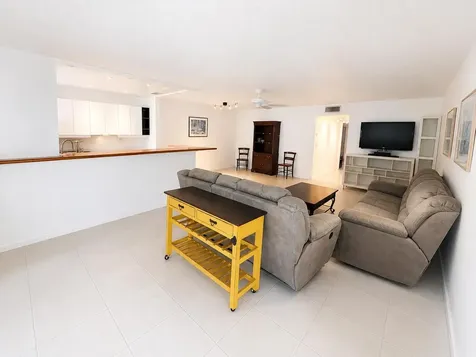 1207 S Drive Way Delray Beach FL 33445