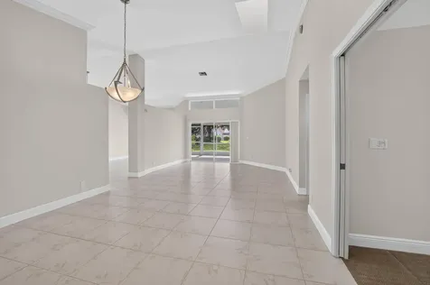 9875 Harbour Lake Circle Boynton Beach FL 33437