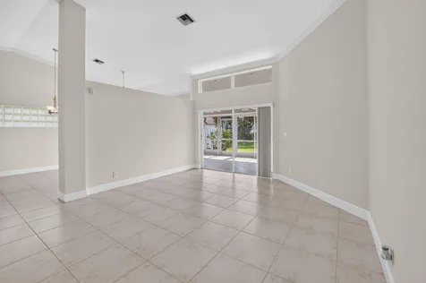 9875 Harbour Lake Circle Boynton Beach FL 33437