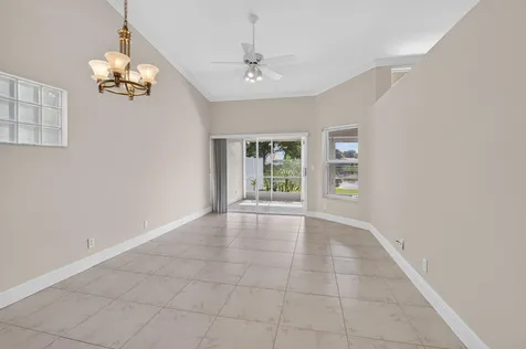 9875 Harbour Lake Circle Boynton Beach FL 33437