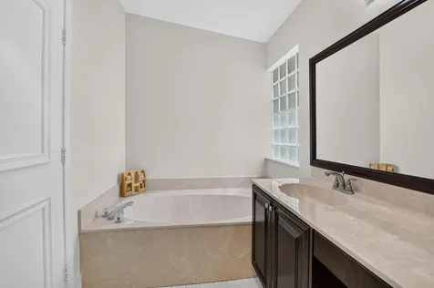 9875 Harbour Lake Circle Boynton Beach FL 33437