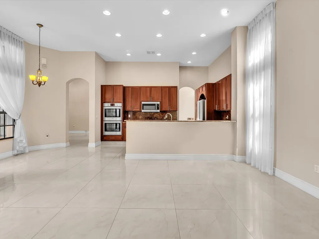 3445 NW 87th Avenue Hollywood FL 33024