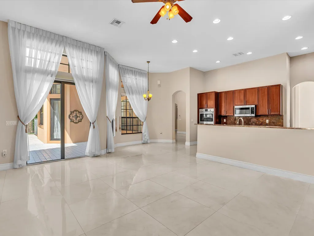 3445 NW 87th Avenue Hollywood FL 33024
