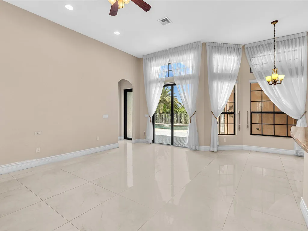 3445 NW 87th Avenue Hollywood FL 33024