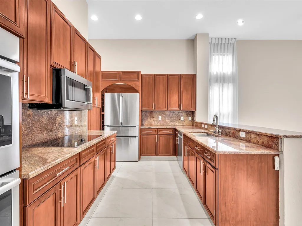 3445 NW 87th Avenue Hollywood FL 33024