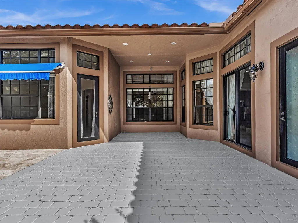 3445 NW 87th Avenue Hollywood FL 33024