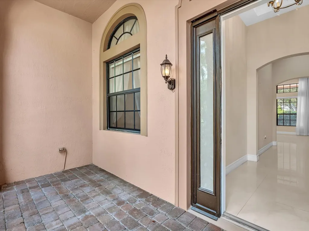 3445 NW 87th Avenue Hollywood FL 33024
