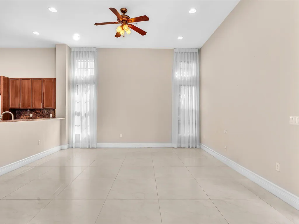 3445 NW 87th Avenue Hollywood FL 33024