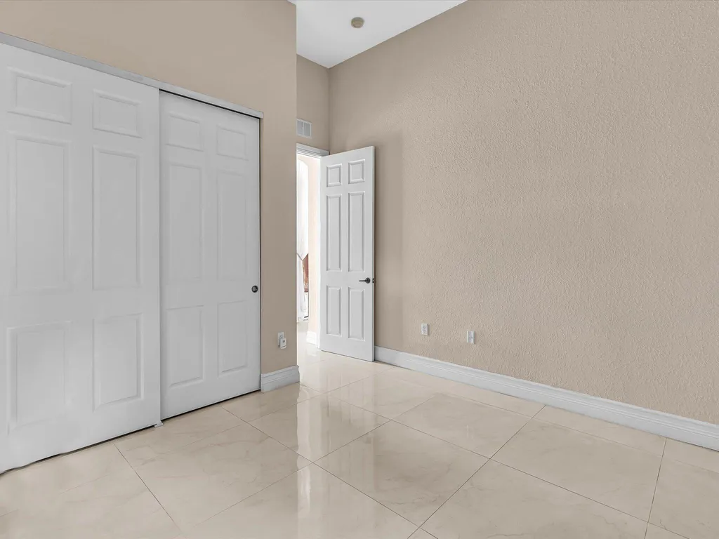 3445 NW 87th Avenue Hollywood FL 33024