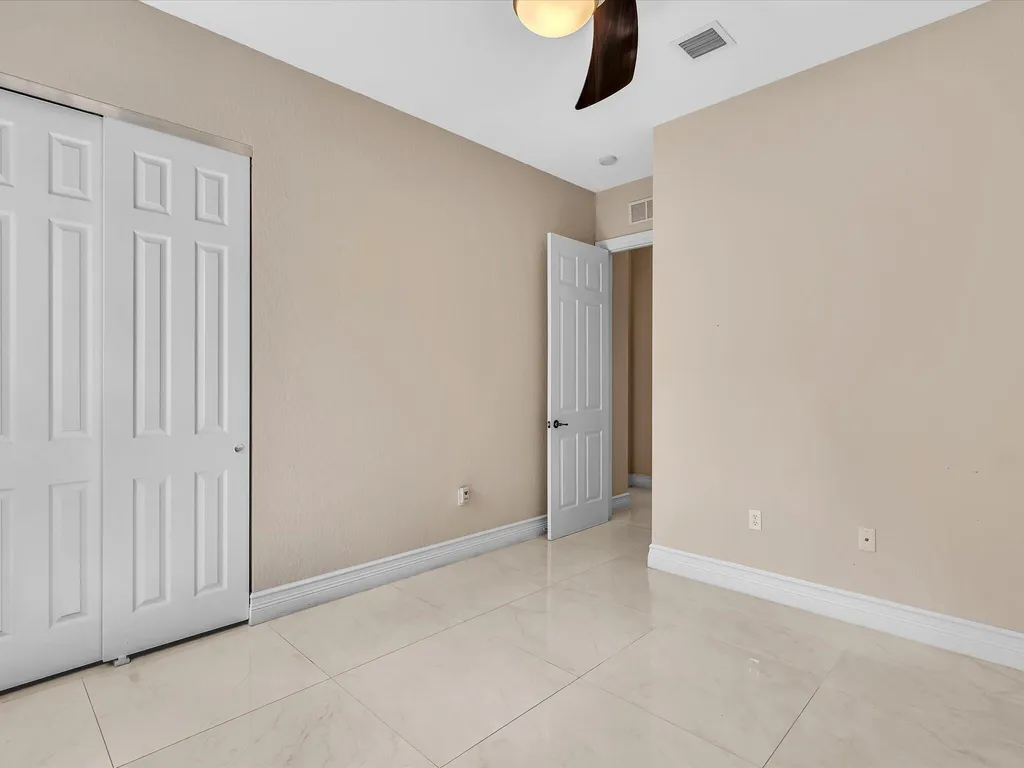 3445 NW 87th Avenue Hollywood FL 33024