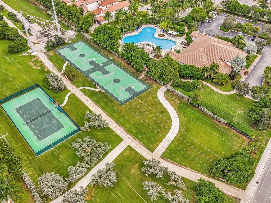 3445 NW 87th Avenue Hollywood FL 33024