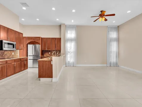 3445 NW 87th Avenue Hollywood FL 33024