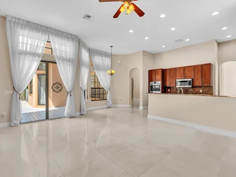 3445 NW 87th Avenue Hollywood FL 33024