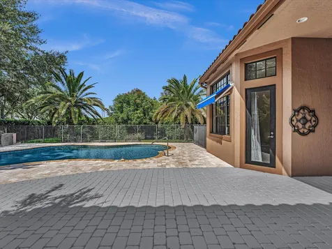 3445 NW 87th Avenue Hollywood FL 33024