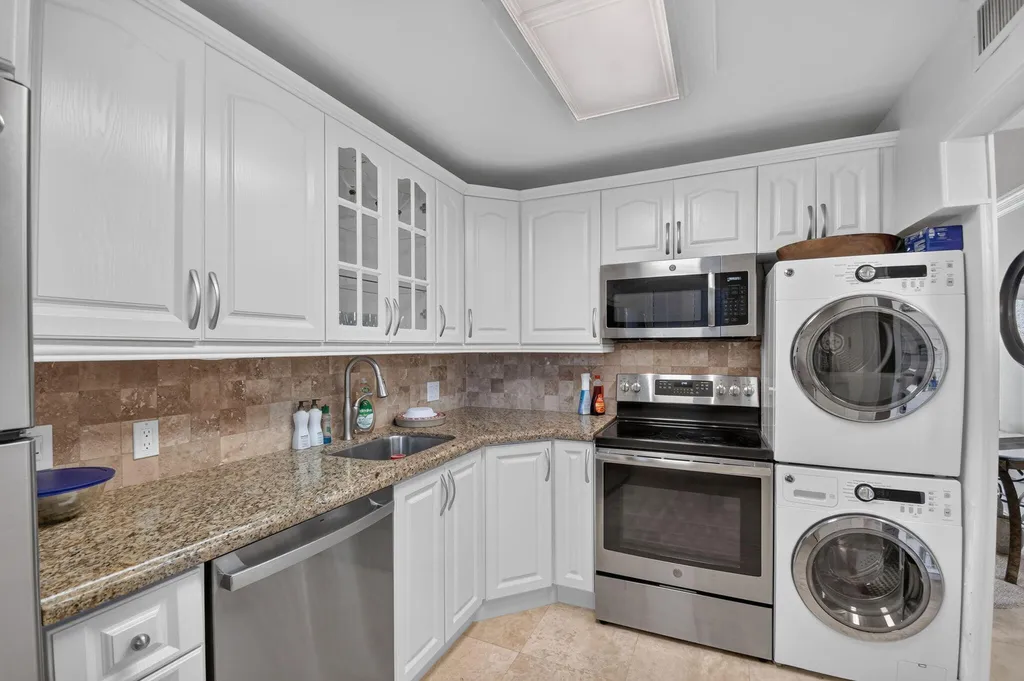 4539 Luxemburg Court Lake Worth FL 33467
