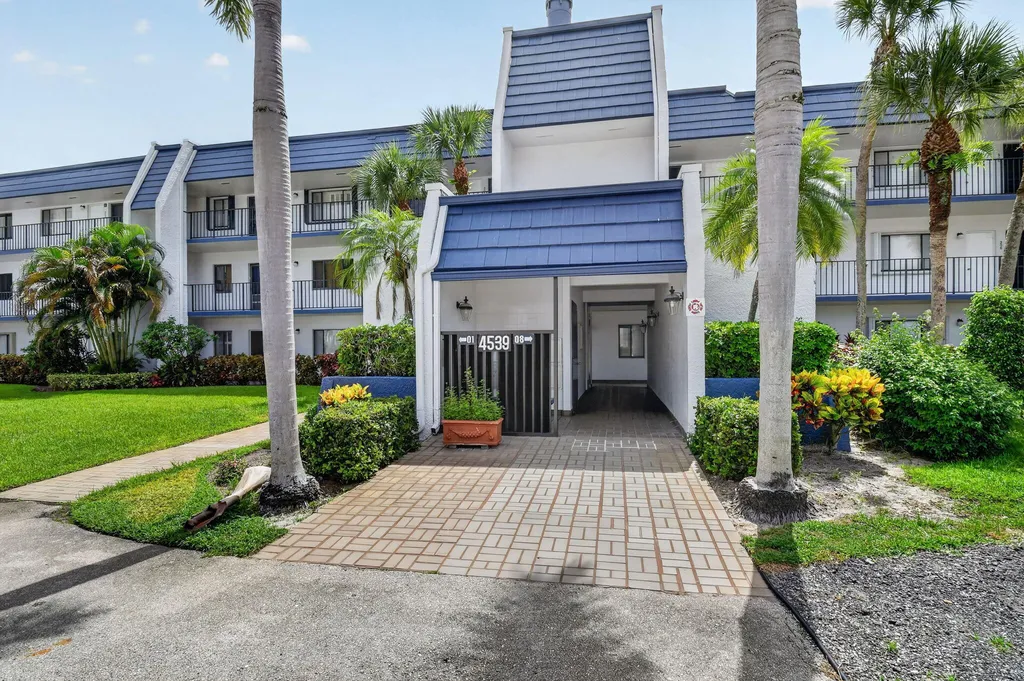 4539 Luxemburg Court Lake Worth FL 33467