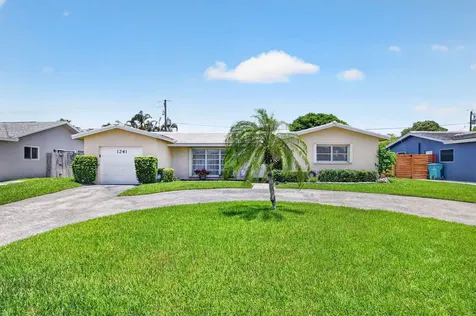 1241 SW 28th Avenue Boynton Beach FL 33426