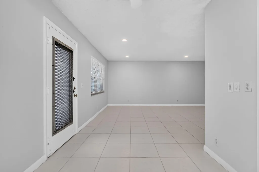 40 Burgundy A Delray Beach FL 33484