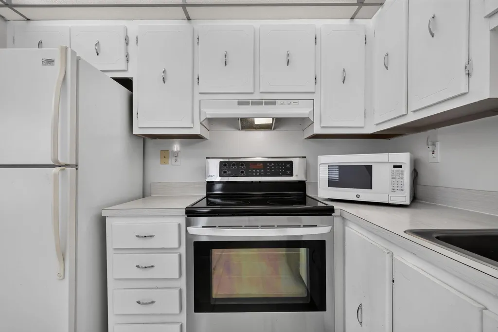 40 Burgundy A Delray Beach FL 33484