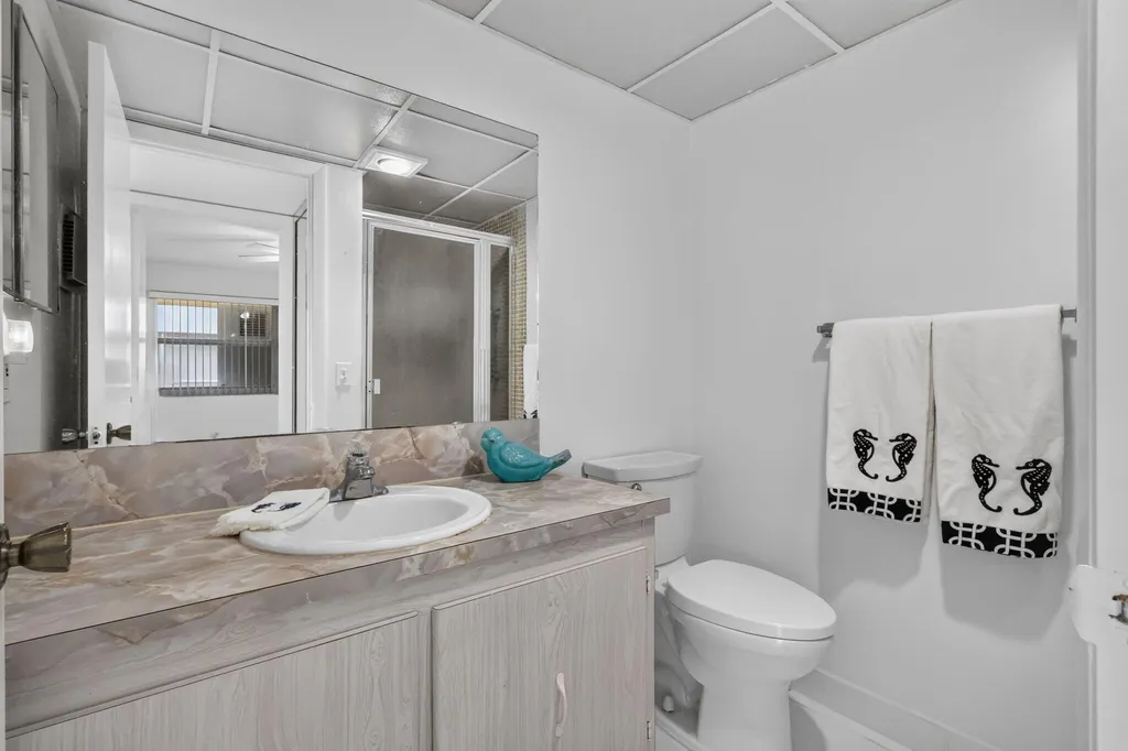 40 Burgundy A Delray Beach FL 33484