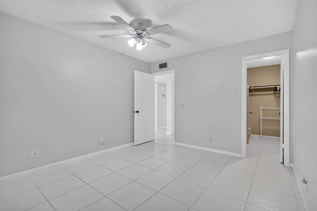 40 Burgundy A Delray Beach FL 33484