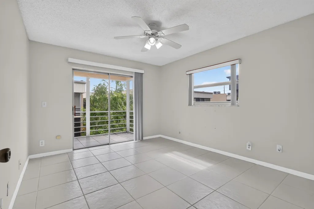 40 Burgundy A Delray Beach FL 33484