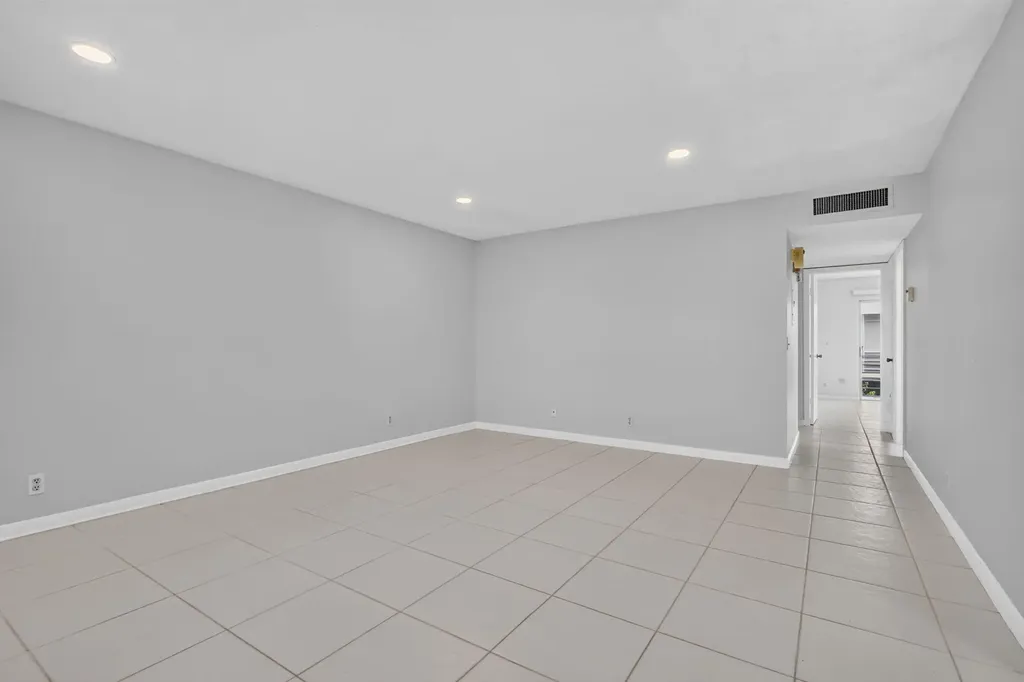 40 Burgundy A Delray Beach FL 33484