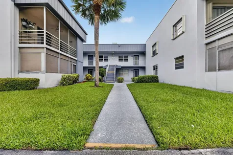 40 Burgundy A Delray Beach FL 33484