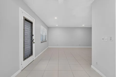 40 Burgundy A Delray Beach FL 33484