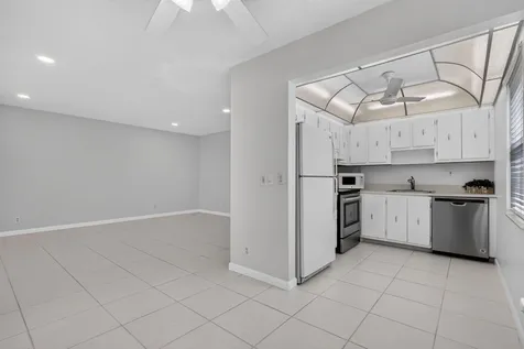 40 Burgundy A Delray Beach FL 33484