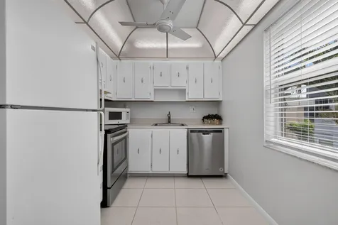 40 Burgundy A Delray Beach FL 33484