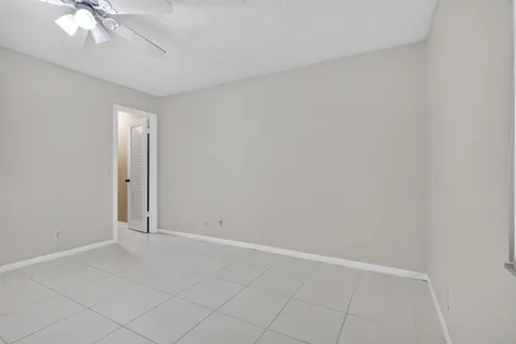 40 Burgundy A Delray Beach FL 33484