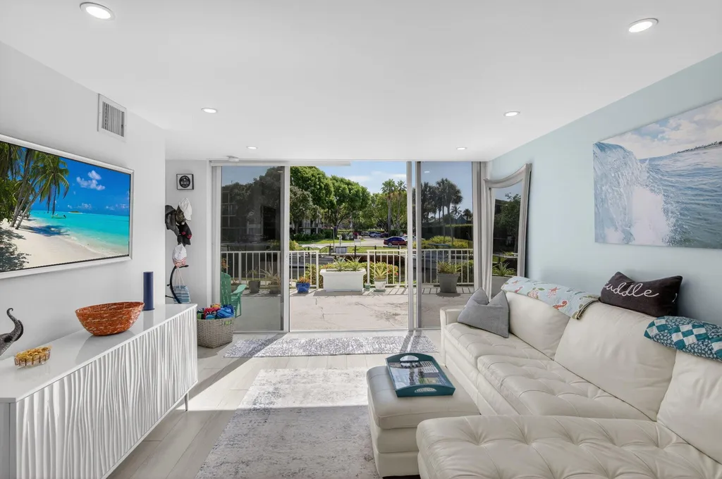 769 Jeffery Street Boca Raton FL 33487