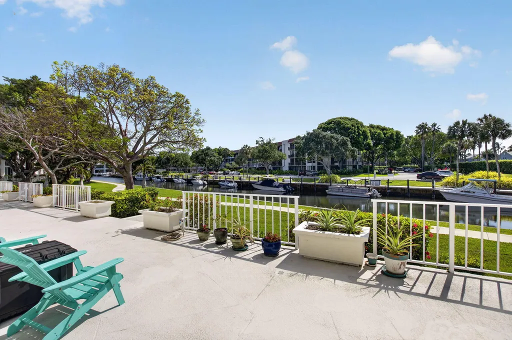 769 Jeffery Street Boca Raton FL 33487