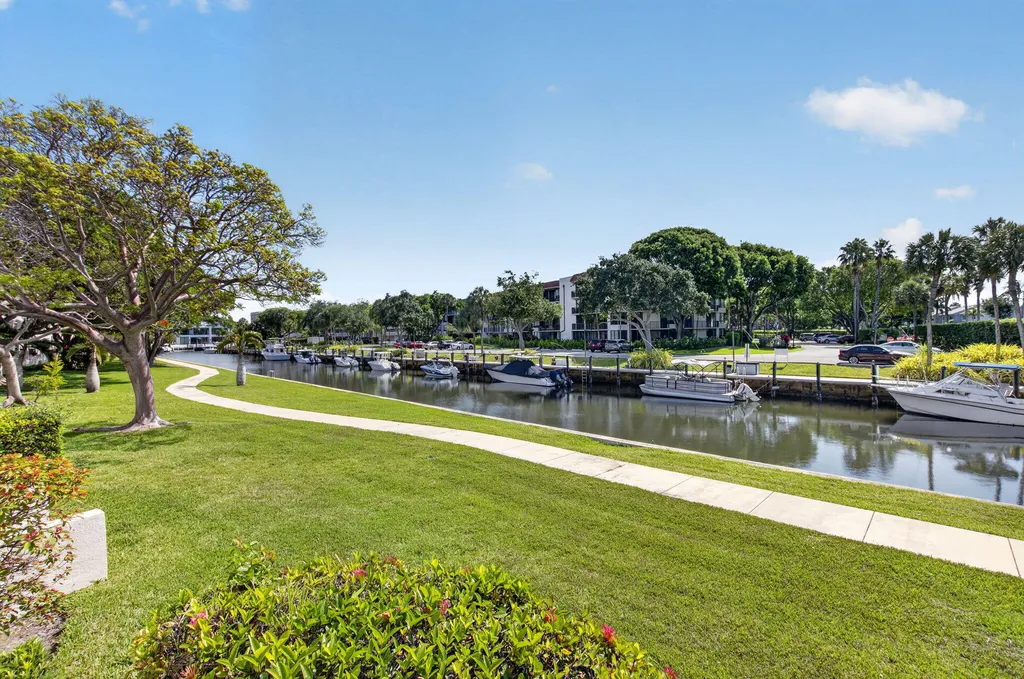 769 Jeffery Street Boca Raton FL 33487