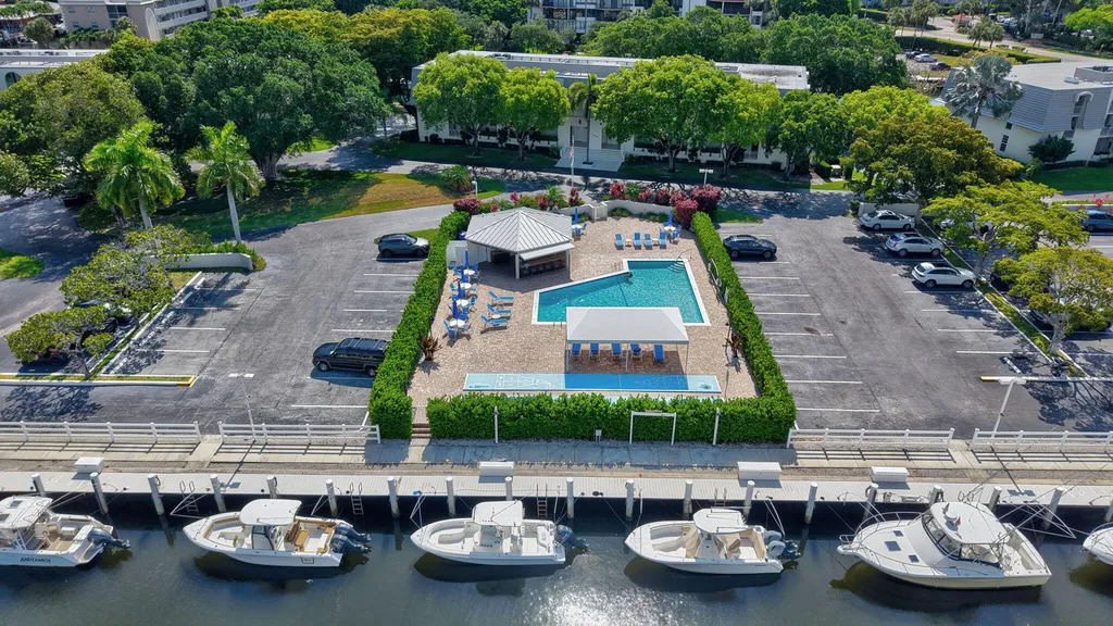 769 Jeffery Street Boca Raton FL 33487