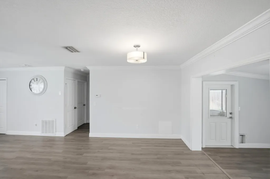 1956 SW 1st Place SW Vero Beach FL 32962