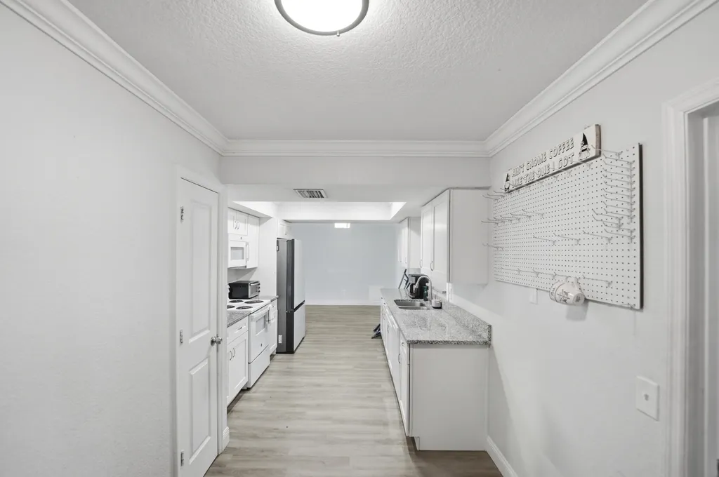 1956 SW 1st Place SW Vero Beach FL 32962