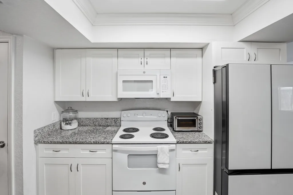 1956 SW 1st Place SW Vero Beach FL 32962