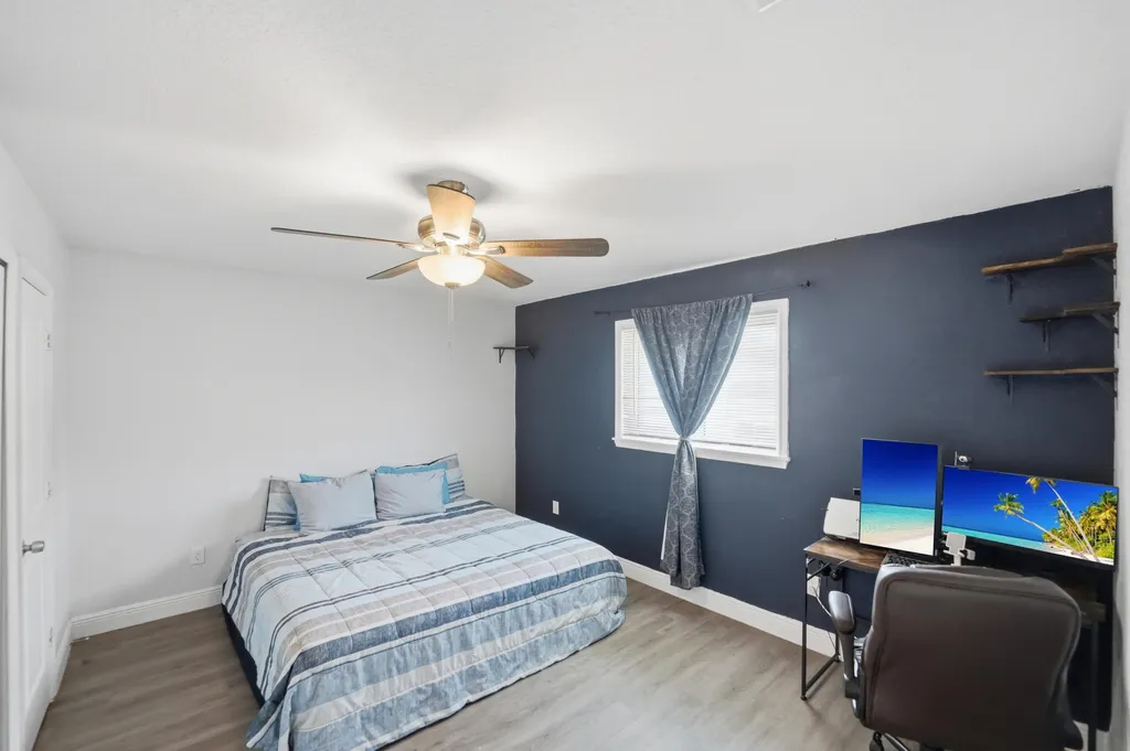 1956 SW 1st Place SW Vero Beach FL 32962